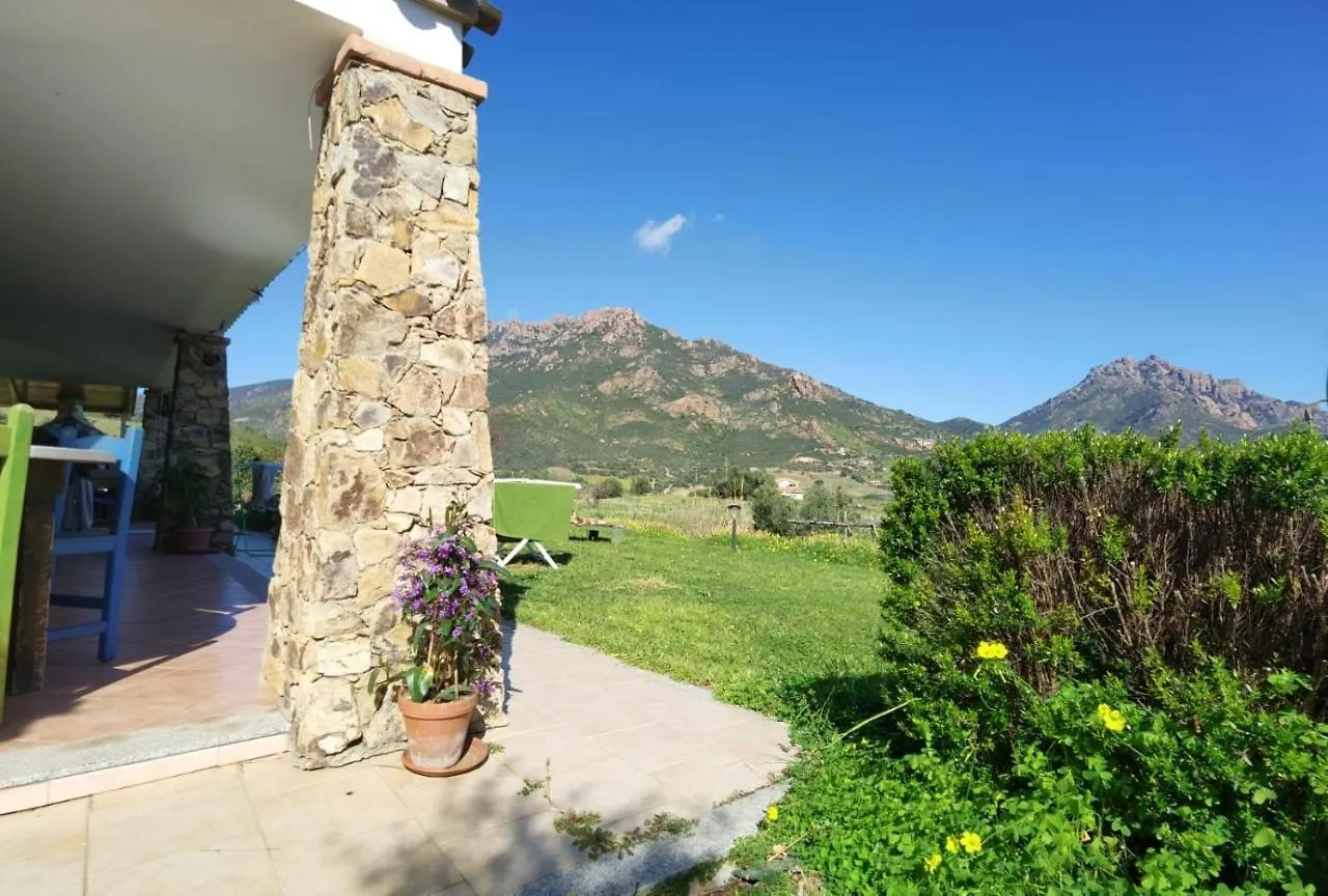 Сasa de vacaciones Villa Domu Abi Manna Tertenìa