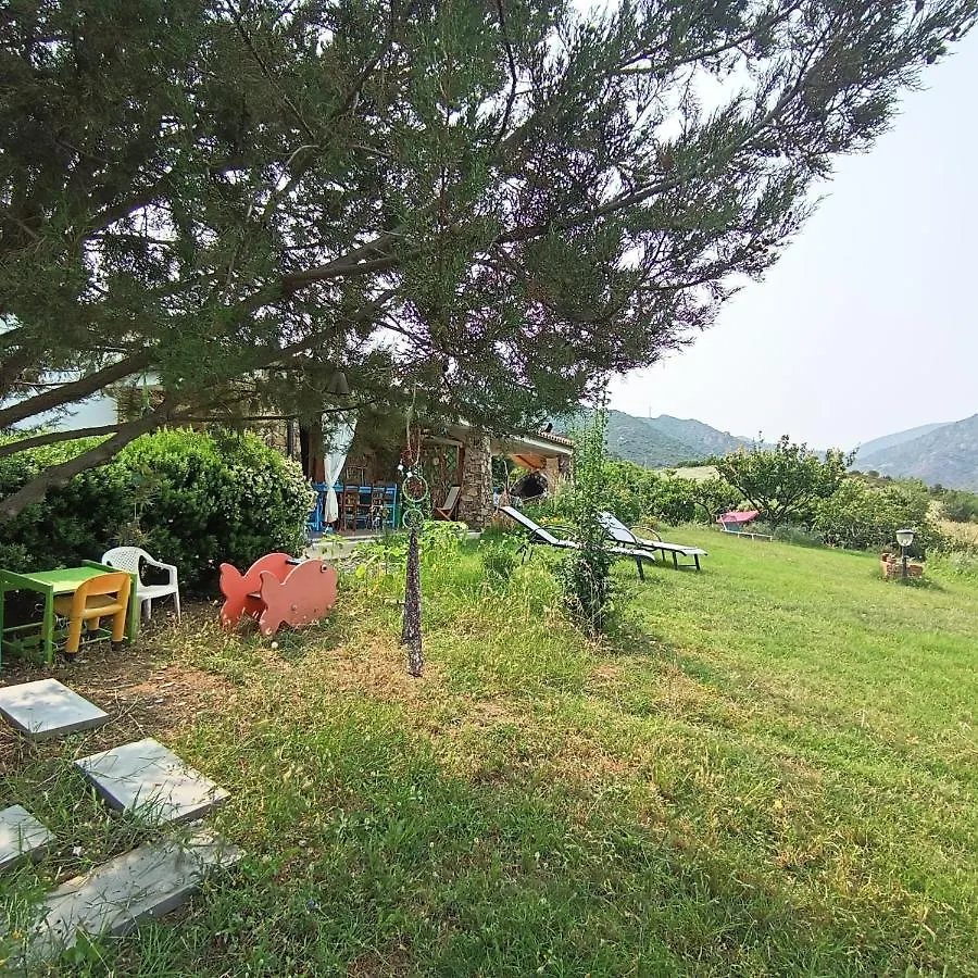 Сasa de vacaciones Villa Domu Abi Manna Tertenìa Italia